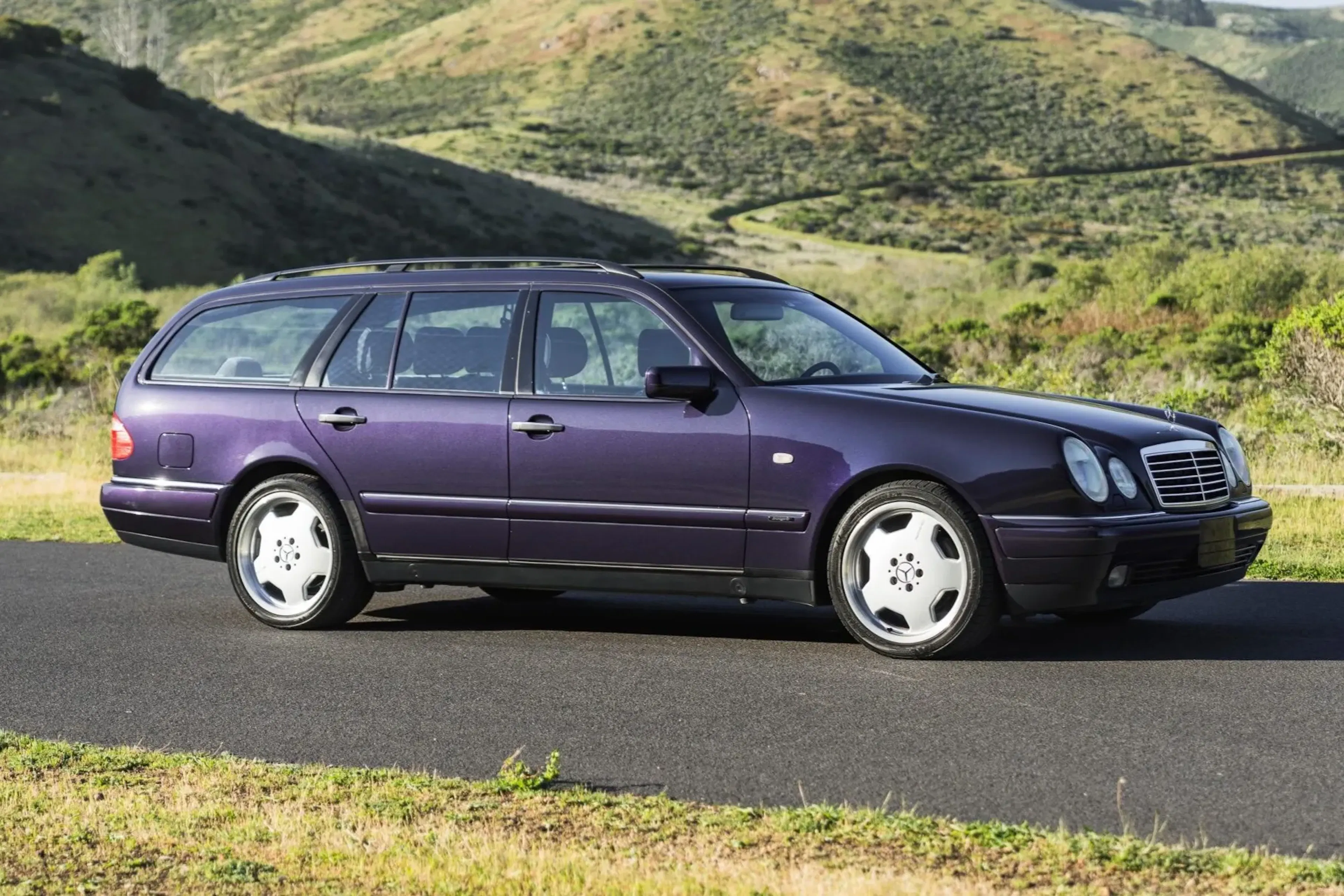 2001 Mercedes-Benz E320 Base | Hagerty Valuation Tool®